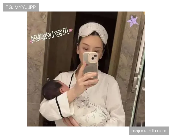 库尔图瓦庆祝动作灵感公开:赛场激情与生活点滴交融展现独特魅力 库尔图瓦庆祝动作灵感公开:赛场激情与生活点滴交融展现独特魅力