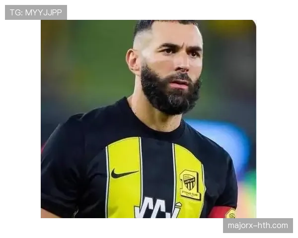 本泽马生涯评价争议：荣誉含金量与战术价值之争