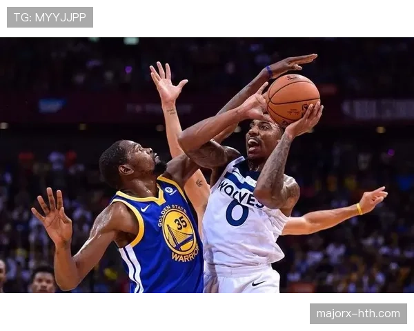 扬尼斯单打制造错位与上赛季相比效率提升