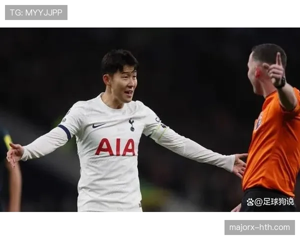 孙兴慜家冰箱里塞满泡菜，训练完回家第一件事是给狗顺毛