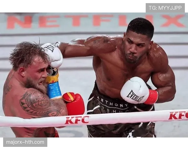 说真的，安东尼·约书亚训练间隙竟然在奢华餐厅点了个买不起的甜点？